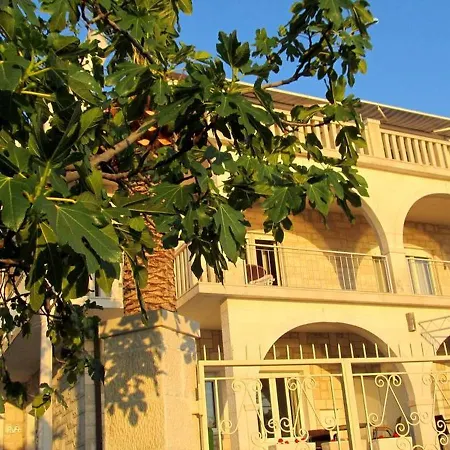 For Two Persons With Sea View In Near The Apartment Trogir