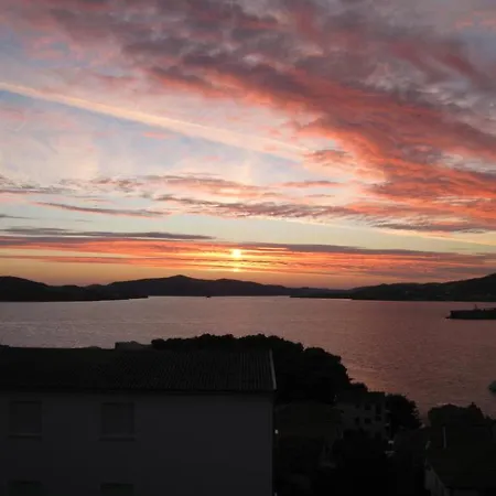 For Two Persons With Sea View In Near The Apartment Trogir